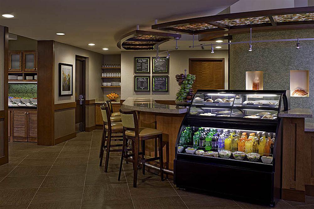 Hyatt Place Louisville-East Restaurant foto